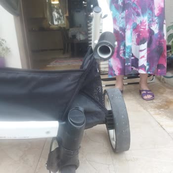 N11 Bebek Arabası Kırıldı