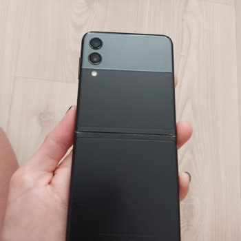 Samsung Z Flip 3 Katlanır Ekran Sorunu