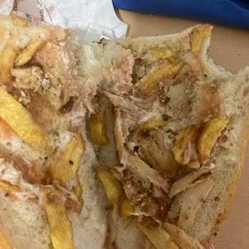 Çoban Katık Döner Tam Ekmek Olarak Görünen Döner Siparişimiz Yarım Ekmek Olarak Geldi