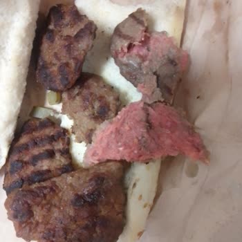 Köfteci Yusuf Köfte Diye İçi Çiğ Kıyma Ve Kokmuş Dünden Kalan Köfte Gönderdiler!