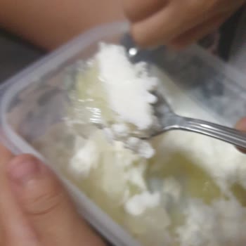 Carte d'OR Vanilla Icecream Taste Sour and Spoiled