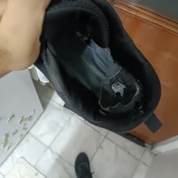 Skechers Taban Erimesi Ve Neticesinde Ayakkabının Çöp Olması.