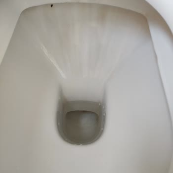 Hotel Nil (Akyaka) Hotel Değil Kir Yuvası.