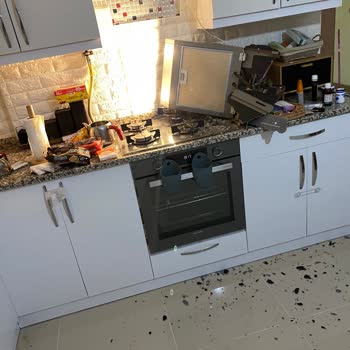 Arçelik Cihazın Düşüp Kırılıp Yaralaması