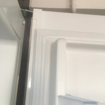 Bosch Marka Buzdolabımın Lastikleri Sarardı