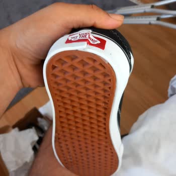 Sneaker Borsası Birebir İmitasyon Ayakkabı