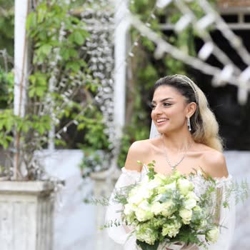 Müberya Sağlam Makeup Studio Islak Mendille Makyajını Temizle, Unutulmuş Fön Makinesi