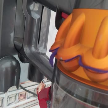 Kauçuk Yırtılması Dyson V15