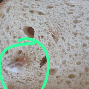 UNO Tost Ekmeğinin İçinden Plastik Çıktı