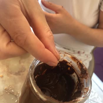 Nutella'dan Saç Çıktı