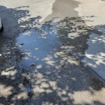 İzmir Büyükşehir Belediyesi Sokakta Su Patlağı Var