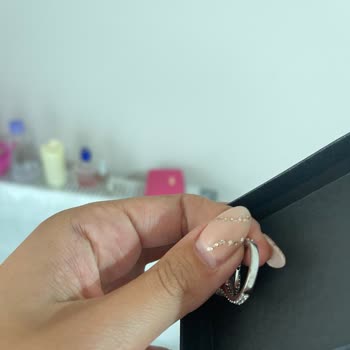Swarovski Yüzük Parmağımı Boyuyor