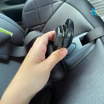 Baby Plus Oto Koltuğunun Kilit Sisteminin Ayrılması