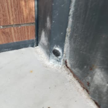 Turkuaz Çelik Kapı 2 Mayıs'ta Takılan Kapının Paslanması