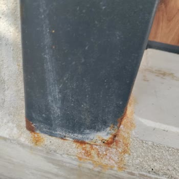 Turkuaz Çelik Kapı 2 Mayıs'ta Takılan Kapının Paslanması