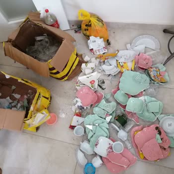 MNG Kargo Depremzede Ve Kıbrıs Gazisinin Eşyalarını Kırık Getirdi