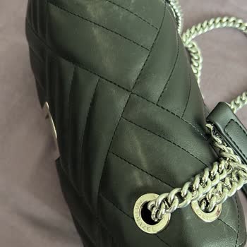 Matmazel Çanta Siyah Renk Veriyor, Ürünleri Kalitesiz