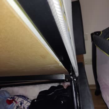 Moy's Mobilya'dan Aldığımız Yatak Odası Dökülüyor