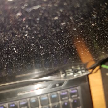 Monster Notebook Ekranın Çerçeveden Ayrılması