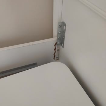 Çilek Mobilya Genç Odası Yatağı Kırıldı