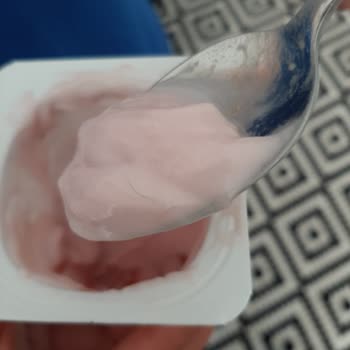 Danone Tikveşli Activia Yoğurta Hijyen Sorunu!