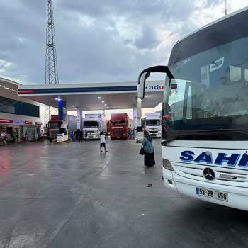 Sahil Seyahat Yolda Arıza Yapan Otobüs Ve İlgisiz Bir Firma