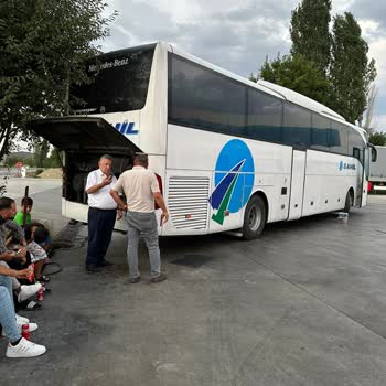 Sahil Seyahat Yolda Arıza Yapan Otobüs Ve İlgisiz Bir Firma