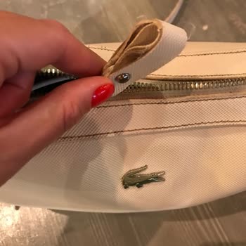 Lacoste Çantasının Kalitesizliği Ve Fahiş Fiyatını Hak Etmemesi