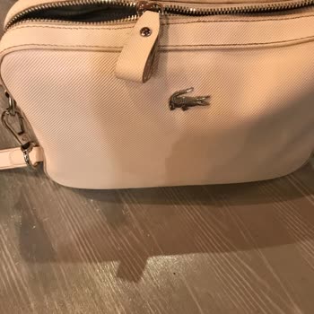Lacoste Çantasının Kalitesizliği Ve Fahiş Fiyatını Hak Etmemesi