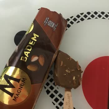 Magnum Dondurma Yarım Çıktı