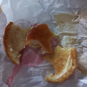 Burger King Hamburgerin İçindeki Malzeme Eksikliğini Ve 1 Buçuk Saat Teslimat