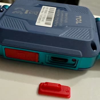 TCL Telefon TCL. MT42X Akıllı Çocuk Saati,2 Gününde Şarj Giriş Kapağı Koptu