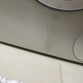 Bosch Çamaşır Makinesi Renk Değişikliği