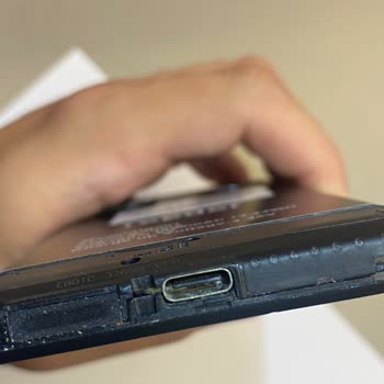 Reeder Sıfır Diye Kullanılmış Telefon Satıldı.