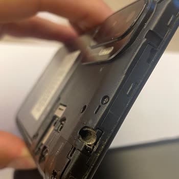 Reeder Sıfır Diye Kullanılmış Telefon Satıldı.