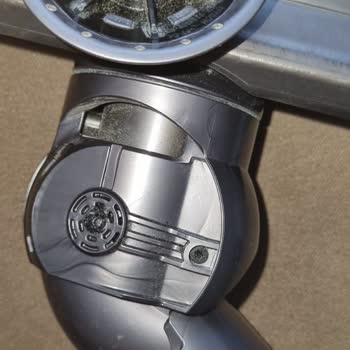 Dyson Başlığındaki Dönen Kapak.