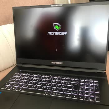 Monster Laptop Windows 11 Güncellemesi Almıyor.