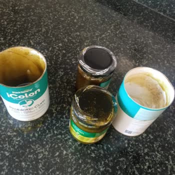 İcolon Türkiye Kavanozlar Açılmış Ve Ürünler Akmış