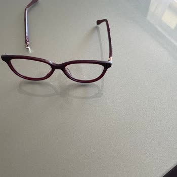 Atasun Optik Garantili Olan Gözlüğümün Sapı Vidadan Kırıldı