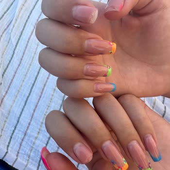 Sista Beauty Club 2 Senedir Tırnak Yaptırıyorum, Ama Sonuç Hiç İyi Değil