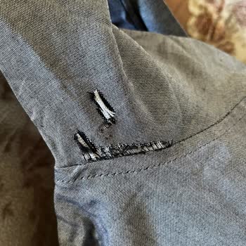 Yozgat Tudors Mağazası: Yırtılan Ürün Ve İlgisizlik