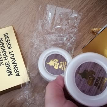 Mine Hanımın Arnavut Kremi (arnavut_kremii) Yüzümde Sivilce Yaptı