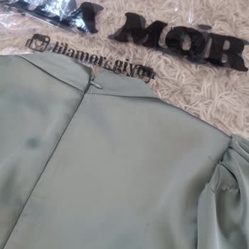 LilaMor  Giyim Sıfır Diye Aldığım Abiyenin Yerine Kullanılmış Eski Abiye Gönderildi.