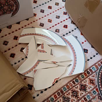 Karaca Züccaciye Trendyol'dan Aldığım Agra Yemek Takımı Defolu Ve Kırık Geldi