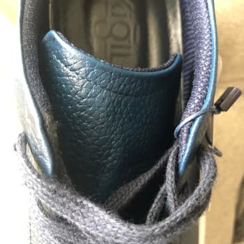 Kiğılı. Com Giyilmiş Ayakkabı Gönderdi