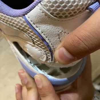 Pull And Bear'dan Almış Olduğum Ayakkabım Yırtıldı!