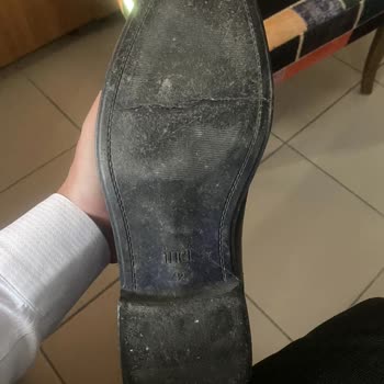 İnci Ayakkabıların Altı Deforme Oldu