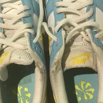 Nike Dunk Low Ayakkabıda Yırtılma