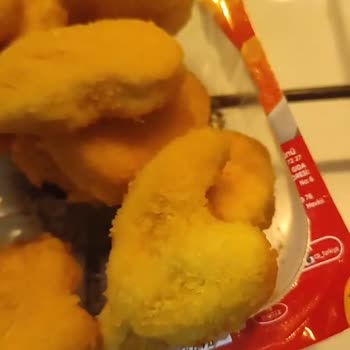 CP Piliç  Nugget Sinekli Çıktı!