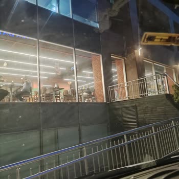 Köfteci Yusuf Yeme İçme Mekanında Köpek Bulundurmakta